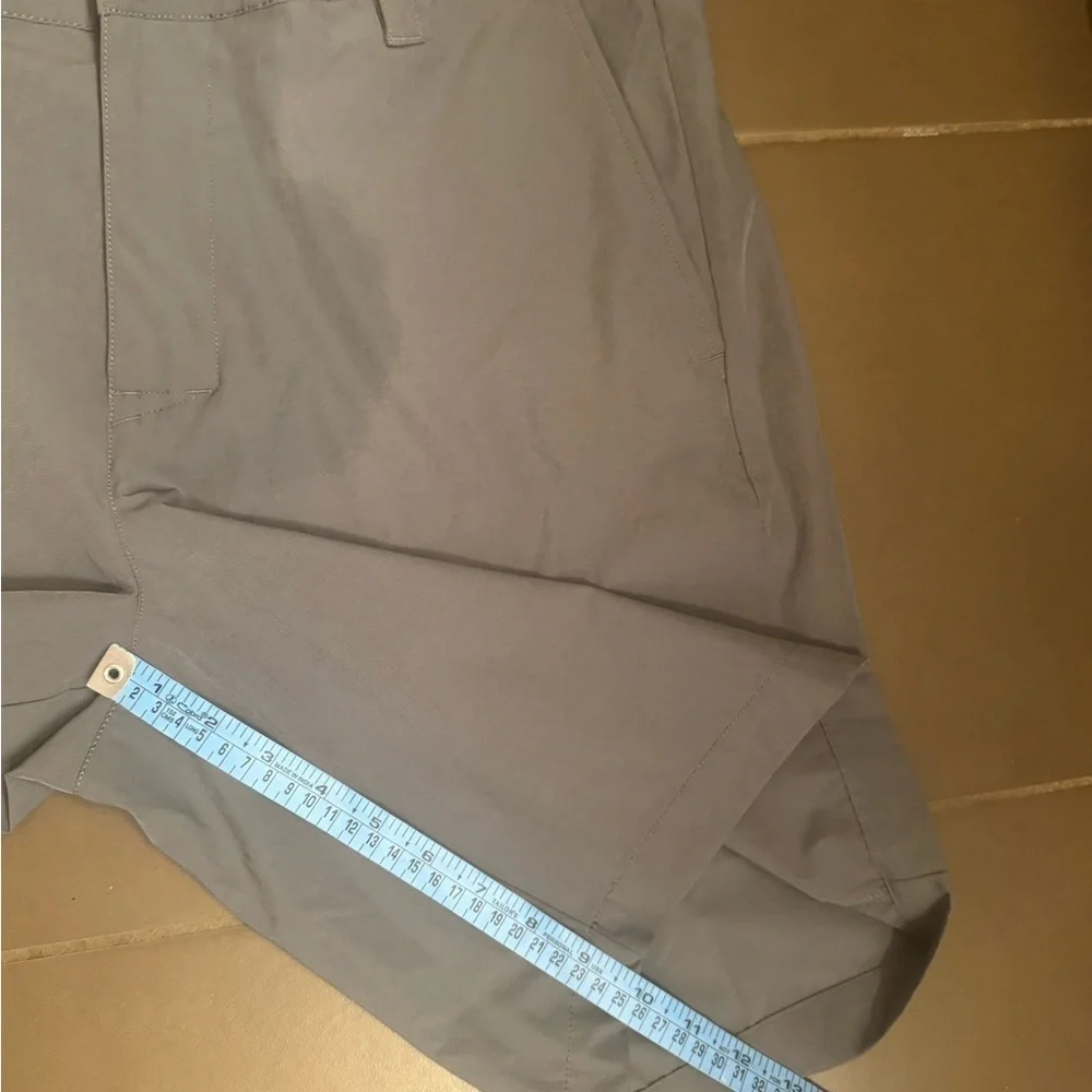 BANANA REPUBLIC Men's Gray Flat Front Golf Shorts Size 36 Pockets Outdoors